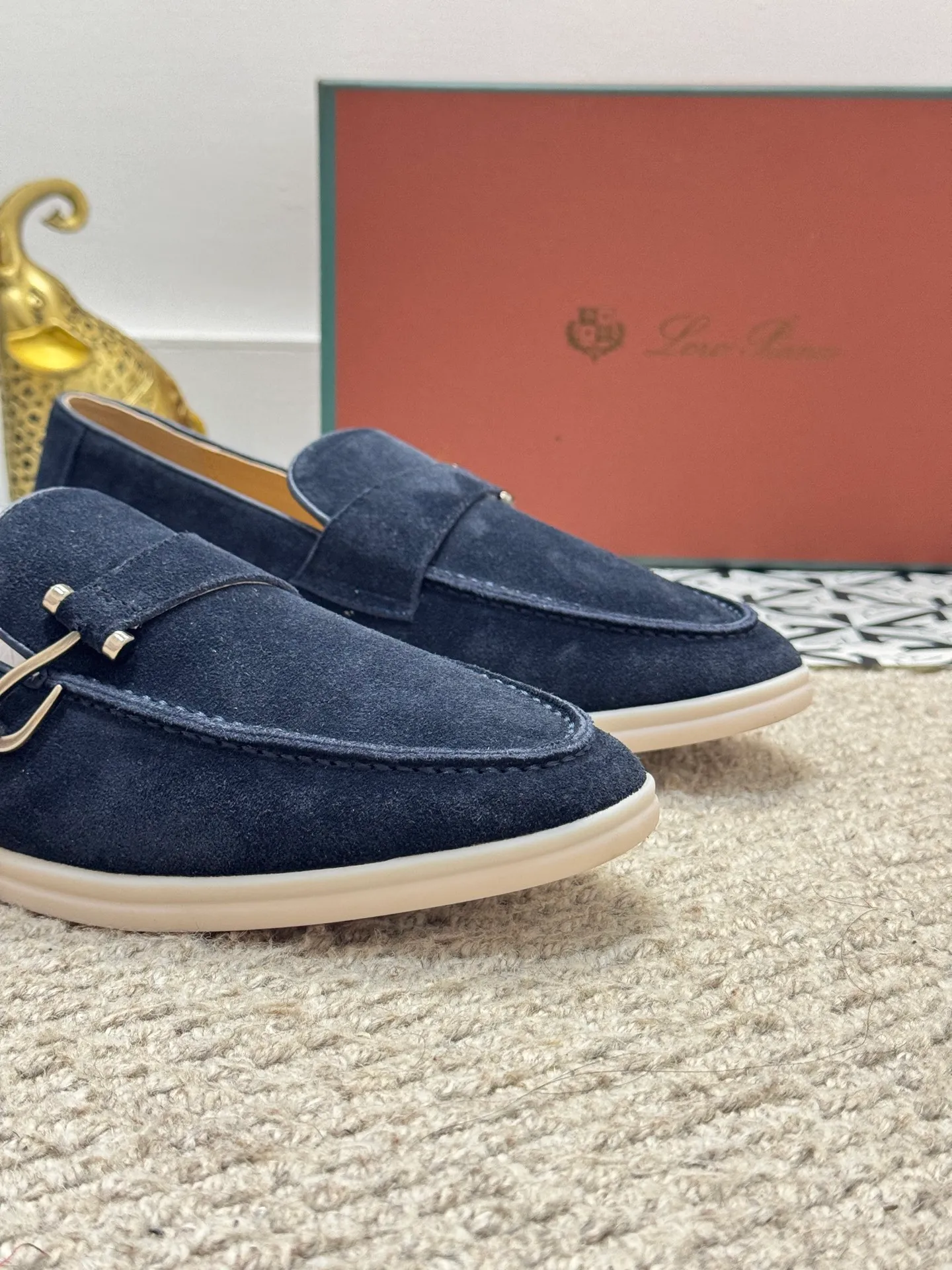 Men's men's shoes 💰380 [New model] 🍓🍓Loro Piana - LP couple model. The new moccasins are made of water-repellent treated suede uppers with rubber soles, a classic. The complex craftsmanship and meticulous structure make the shoes light and soft, allowing you to walk comfortably and freely. Perfect for wearing at the beach or out in the water during the summer. Size: 35-44 (45 customized MH)